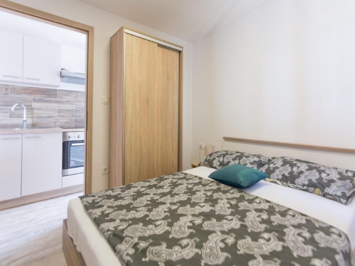 Mobile Home Plumeria 1 Биоград на Мору Екстериор снимка